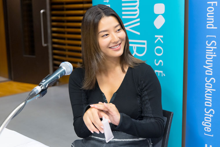 写真:introduce by SUMIRE & HIROMI